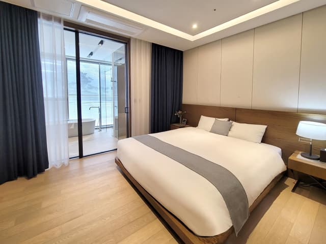 Grand Ocean Suite