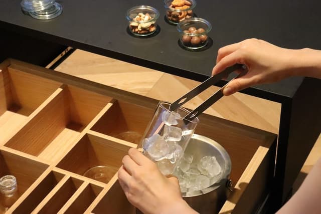 Deluxe Ocean + Outdoor Hinoki Tub