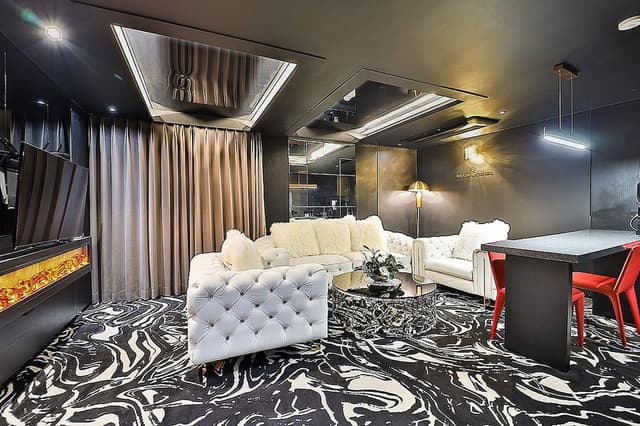 Hamilton Harace Suite