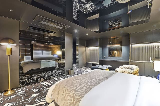 Hamilton Harace Suite