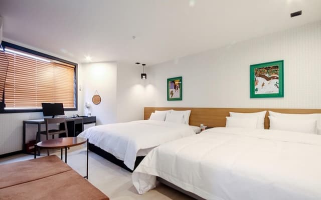 Family Twin Room A