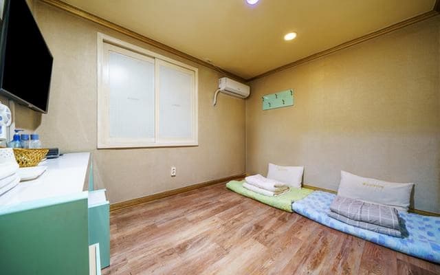 Ondol Room