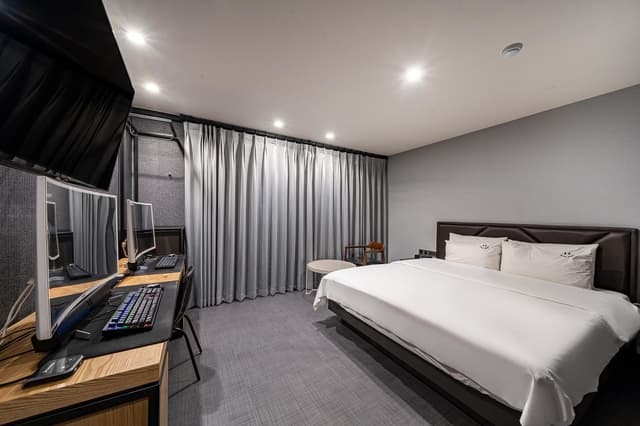 High-spec couple PC room (2PC, GTX1060, I5-6500, 16GB RAM) (bathtub, coffee beans provided, hotel-s