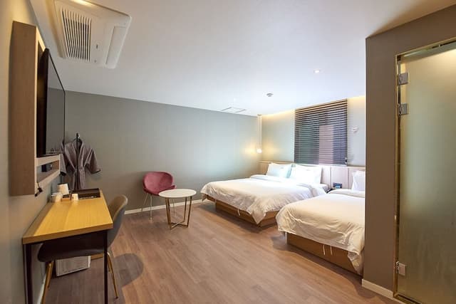 Deluxe Twin Room