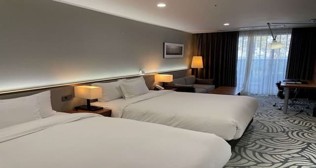 Deluxe Room, 2 Queen Beds, Non Smoking, Balcony