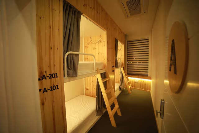 Shared Dormitory, Women only
