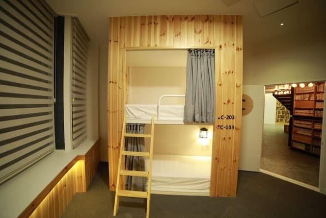 Shared Dormitory, Women only