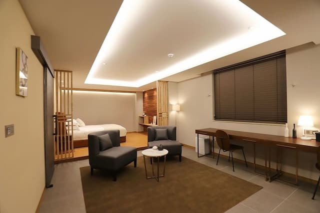 Maple Suite Room