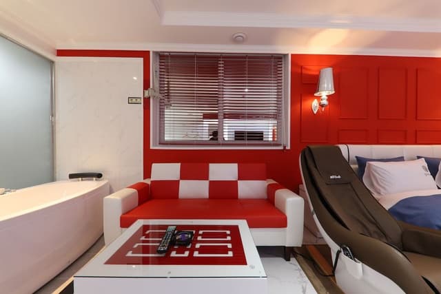 Deluxe Room, Jetted Tub
