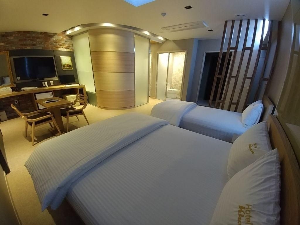 Khan Hotel4