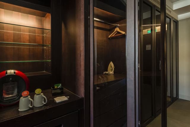 Suite, Park View