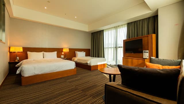 Royal Deluxe Family Room