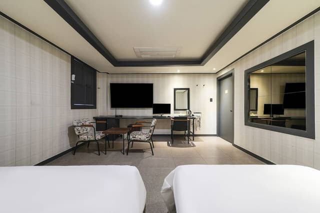 Standard Twin Room
