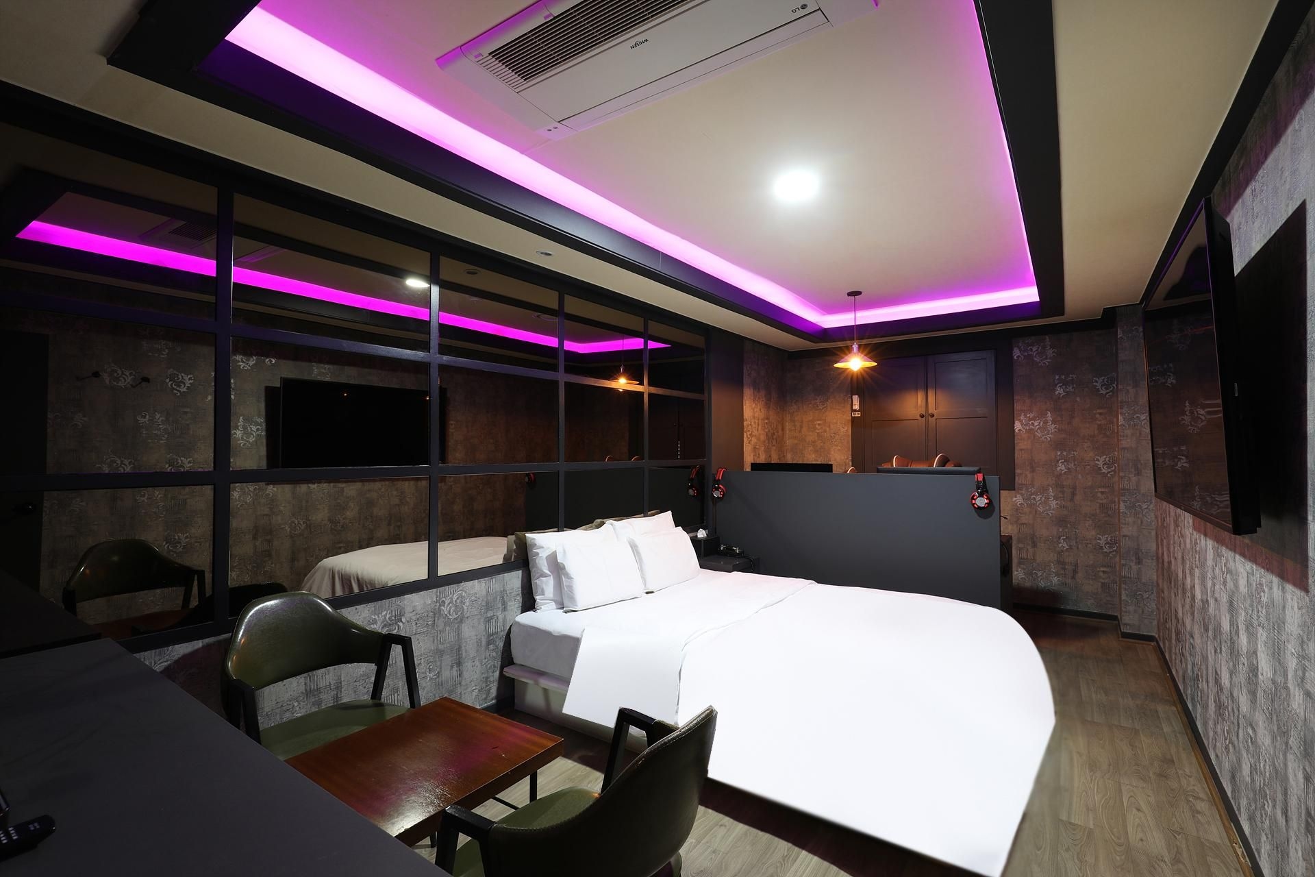 โรงแรมคาร์ลตัน (Hotel Carlton)1