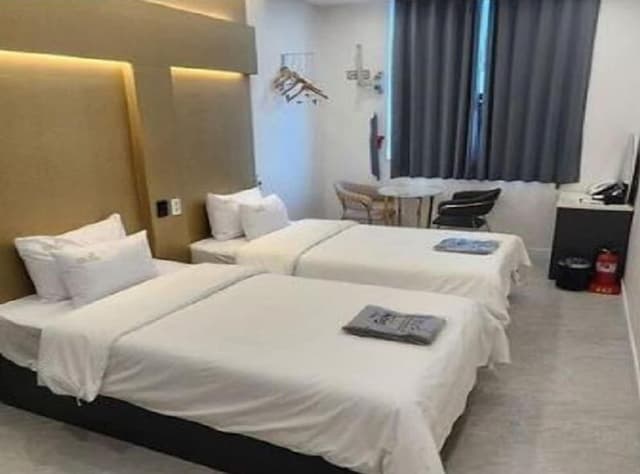 Standard Twin Room