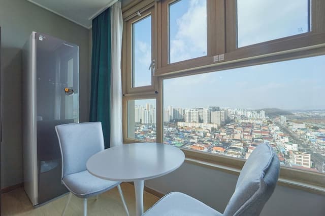 Deluxe Hollywood Room