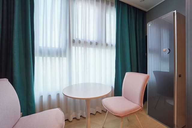 Deluxe Hollywood Room