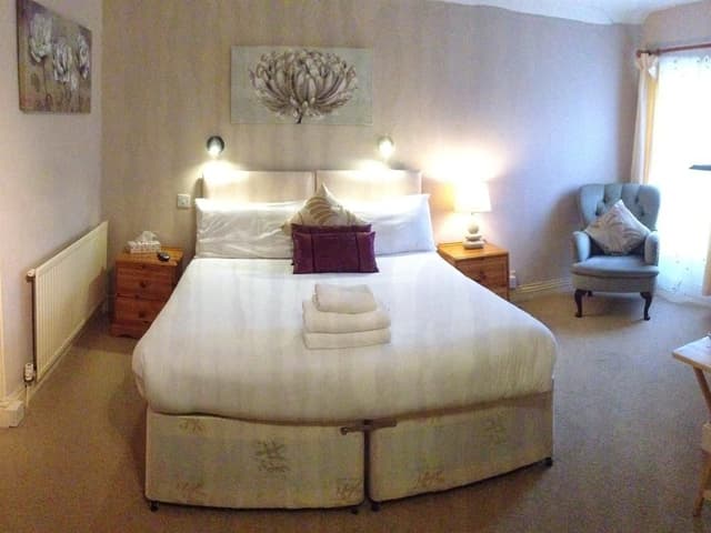 Family Room (3 Adults)