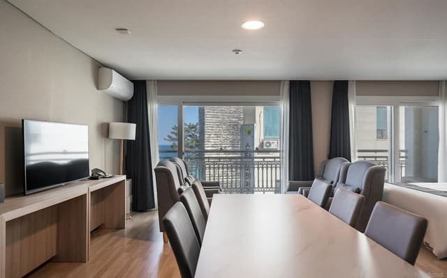 Family Quadruple Room, Partial Sea View