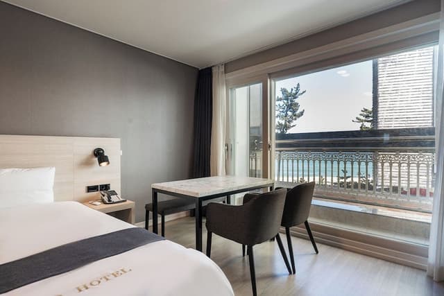 Family Quadruple Room (Partial Ocean View,Two Room Connected)