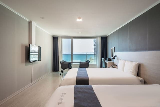 Family Triple Room, Partial Ocean View