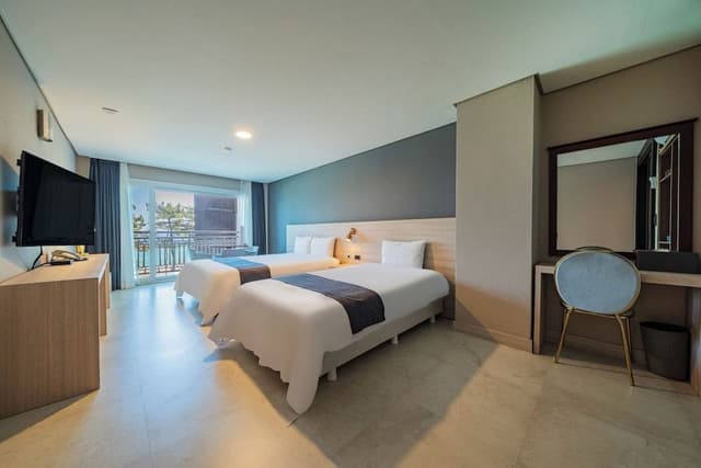 Family Triple Room, Partial Ocean View