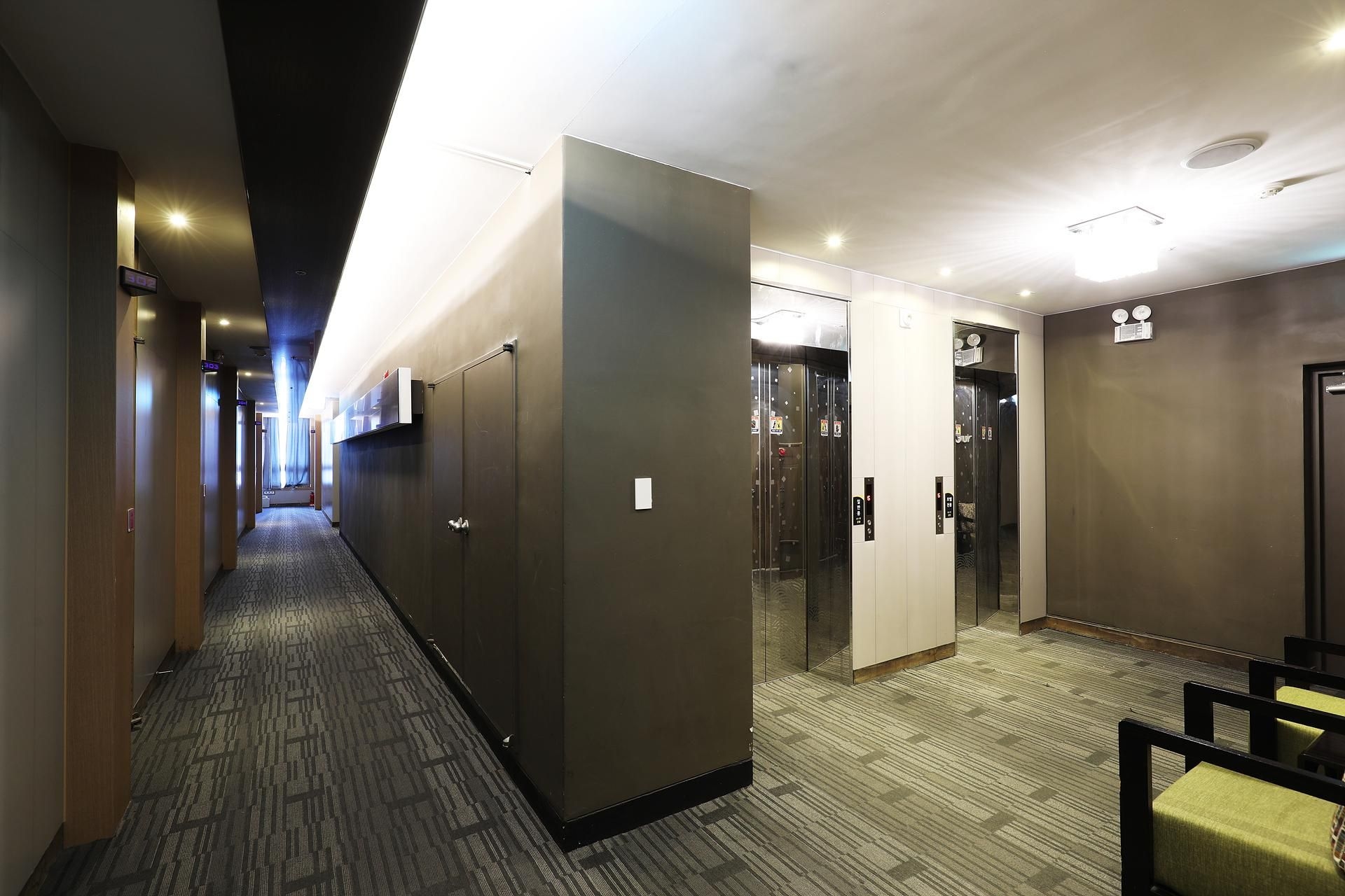โรงแรมโบลตัน (bolton hotel)1