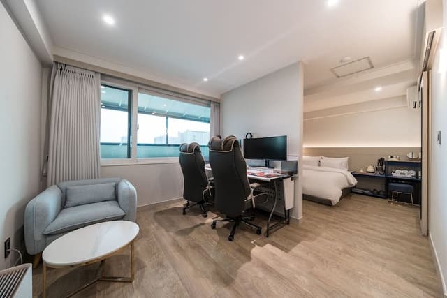 ROYAL SUITE 2PC