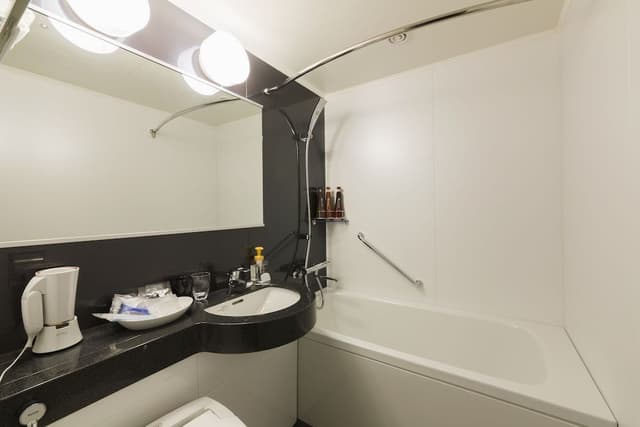 Single Room, Smoking