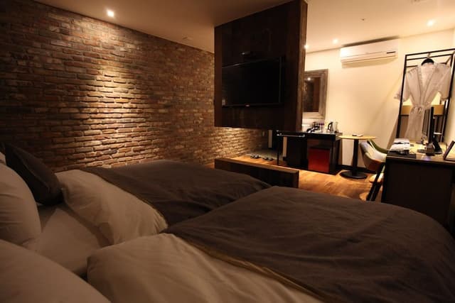 Premium Room (R)