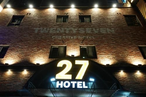27 โฮเทล พยองชอน (27 Hotel Pyeongchon)0