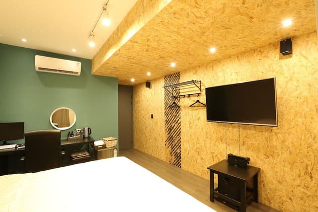 Premier Room