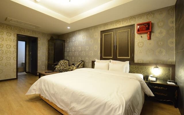 Suite Double Room