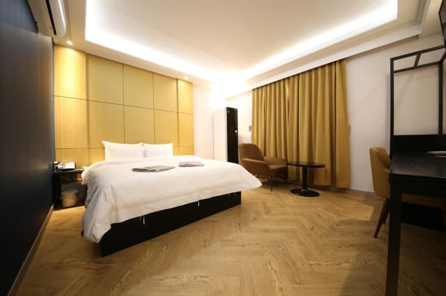 Premium Suite
