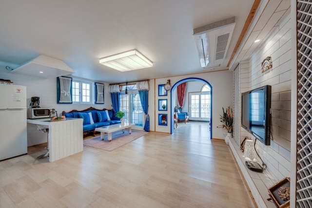 Room, Jetted Tub (Mediterranean/outdoor tub in winter, contact)