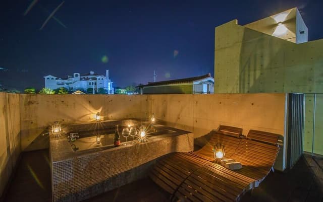 Standard Room, Hot Tub (Tub only available May-Nov)
