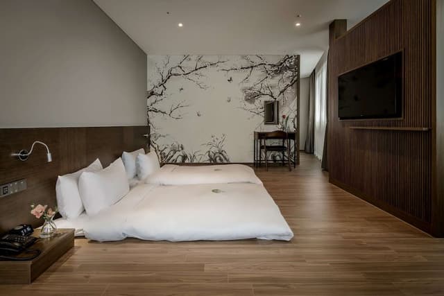 Traditional Suite, Multiple Beds, Non Smoking (3 mats)