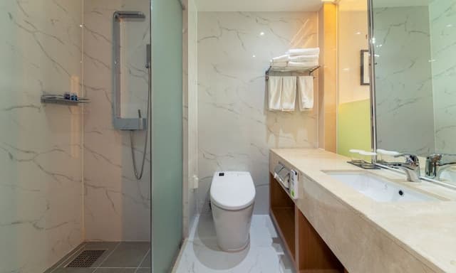 Deluxe Pool Suite