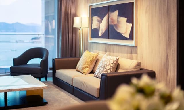 Royal Family Suite