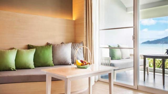 Deluxe Ocean Front Balcony King
