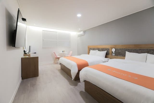 Family Twin Room