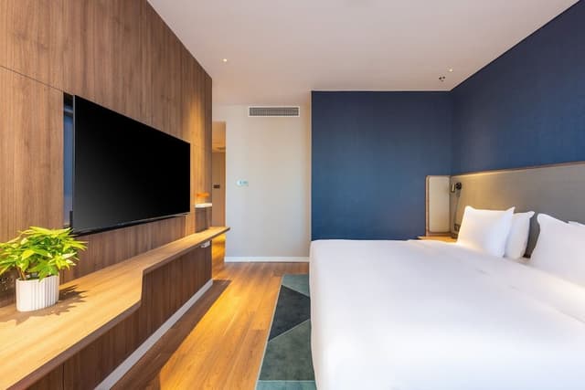 Suite, 1 Bedroom (Separate Bath Walk in Shower)