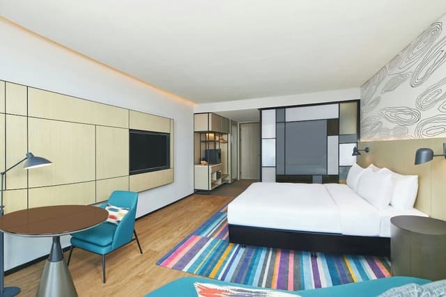 Room, 1 King Bed, City View (Breezy)
