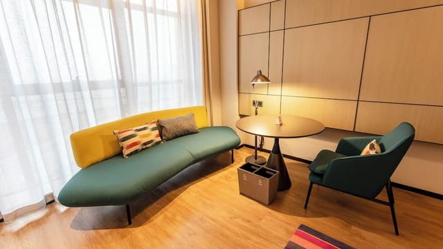 Room, 1 King Bed, City View (Breezy)