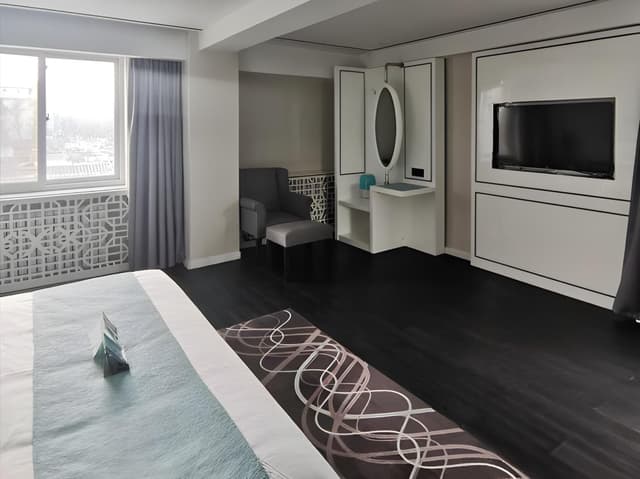 WH - Godness Romantic Bed Room