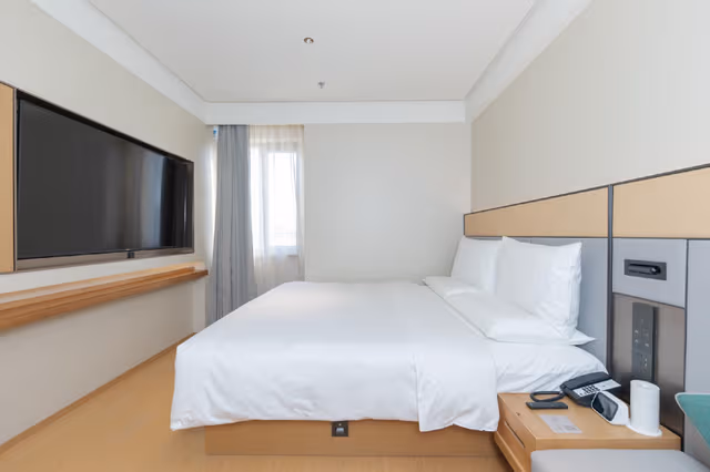 Huazhu - Superior BedRoom