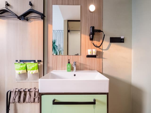 Huazhu - Feature Superior 1 Bed Room