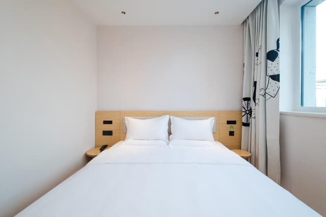 Huazhu - Bed Room A