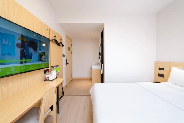 Huazhu - Superior BedRoom