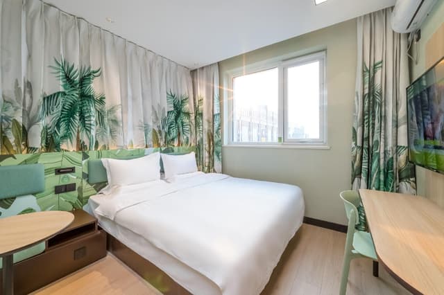 Huazhu - Comfort Superior 1 Bed Room